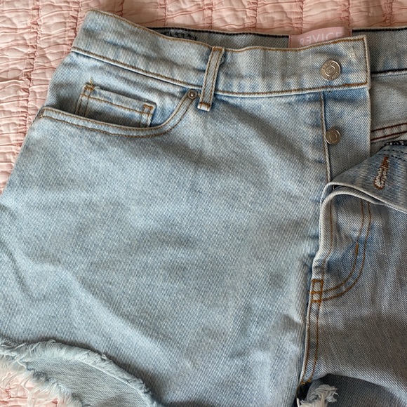 Brand new Revice denim Hollywood shorts - Picture 4 of 6